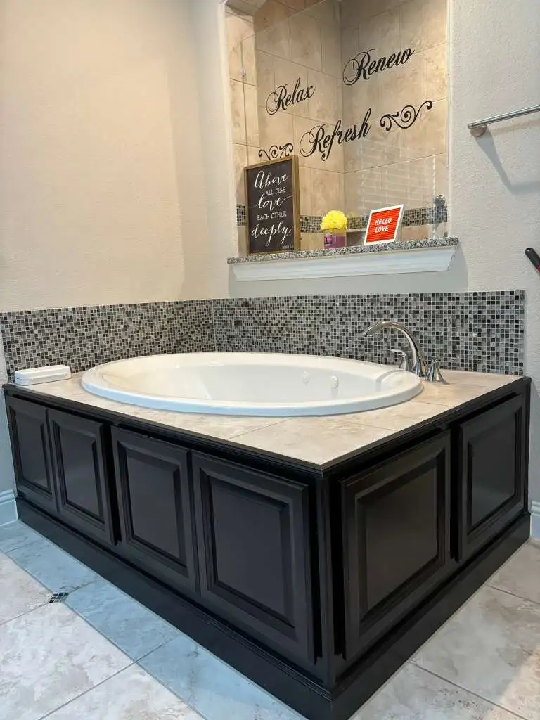 Baño después de limpieza profesional - resultados de limpieza de casas en Dallas TX
