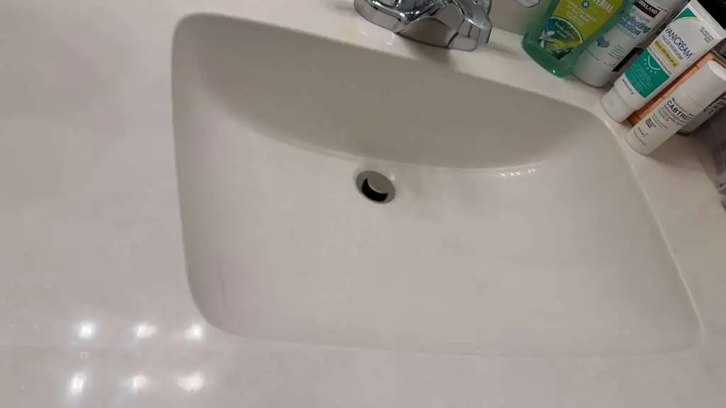 Lavabo después de limpieza - resultados de servicio de limpieza en Dallas-Fort Worth