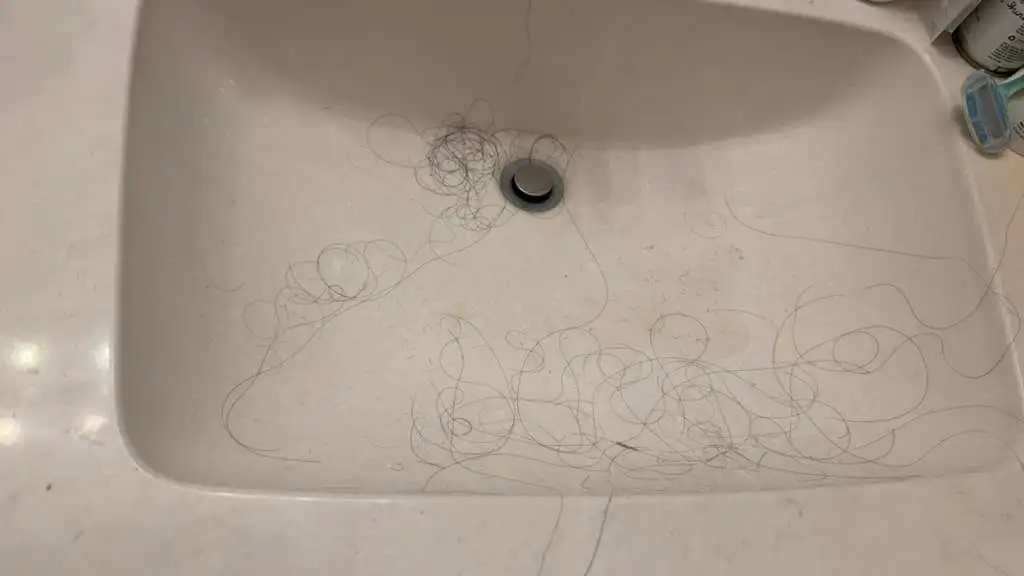 Lavabo antes de limpieza - servicio de limpieza en Dallas-Fort Worth